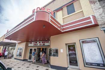 Gaslight-Baker Theatre, Lockhart, Texas: Exterior Right