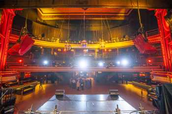 Globe Theatre, Los Angeles, Los Angeles: Downtown: Auditorium from rear of Stage