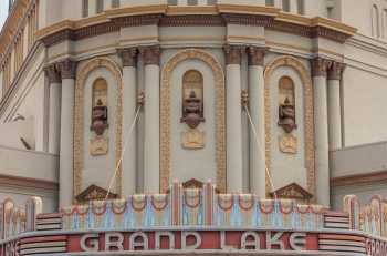 Grand Lake Theatre, Oakland: Façade Closeup