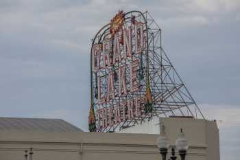 Grand Lake Theatre, Oakland, San Francisco Bay Area: Roof Sign Closeup