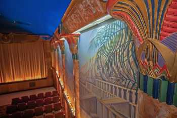 Grand Lake Theatre, Oakland: Auditorium side wall closeup