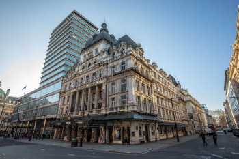 His Majesty’s Theatre: Theatre with New Zealand House behind