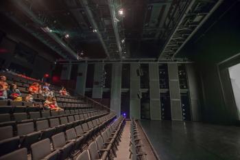 Los Angeles Music Center, Los Angeles: Downtown: Auditorium from side