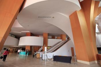 Los Angeles Music Center, Los Angeles: Downtown: Lobby