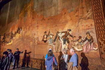 Los Angeles Theatre, Los Angeles: Downtown: Viewing The Historic Curtain