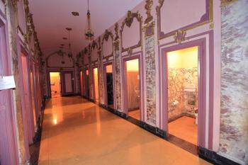 Los Angeles Theatre: Ladies Restroom Corridor