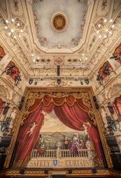 Lyceum Theatre, Sheffield, United Kingdom: outside London: Stage and Auditorium Ceiling