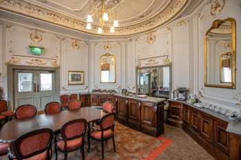Lyceum Theatre, Sheffield, United Kingdom: outside London: MacDonald Room from Doorway