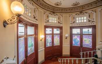 Lyceum Theatre, Sheffield, United Kingdom: outside London: Stepped Entrance Vestibule