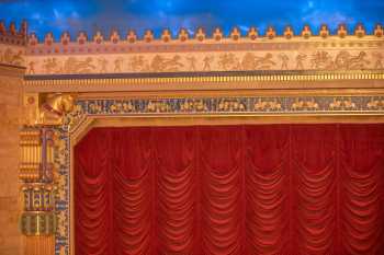 Missouri Theater, St. Joseph, American Midwest (outside Chicago): Proscenium Closeup