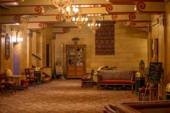 Missouri Theater, St. Joseph, American Midwest (outside Chicago): Balcony Lobby