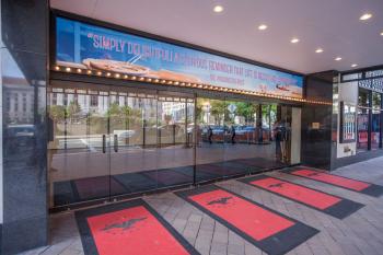 National Theatre, Washington D.C., Washington DC: Entrance to Lobby from side