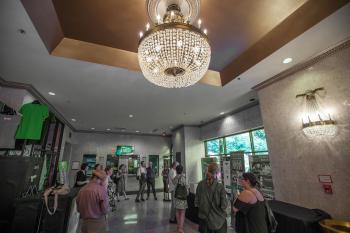 National Theatre, Washington D.C., Washington DC: Lobby at showtime