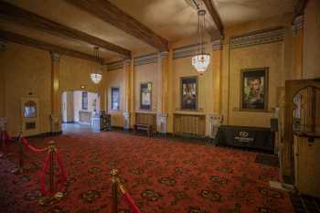 Oriental Theatre, Milwaukee, American Midwest (outside Chicago): Outer Lobby