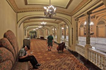 Orpheum Theatre, Los Angeles, Los Angeles: Downtown: Lobby at mezzanine level