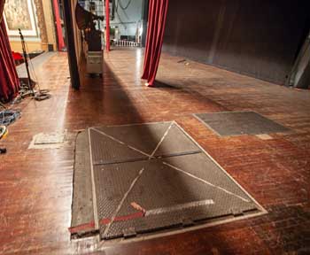 Palace Theatre, Los Angeles: Elevator to Basement Stage Left
