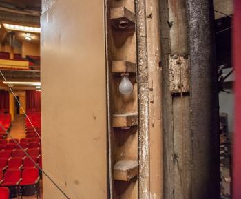 Palace Theatre, Los Angeles: Proscenium Striplight Stage Right