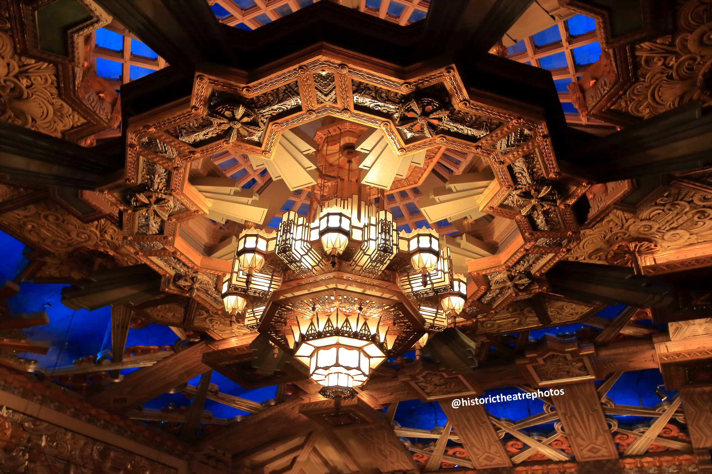 Pantages Theatre, Hollywood, Los Angeles: Hollywood: Grand Chandelier