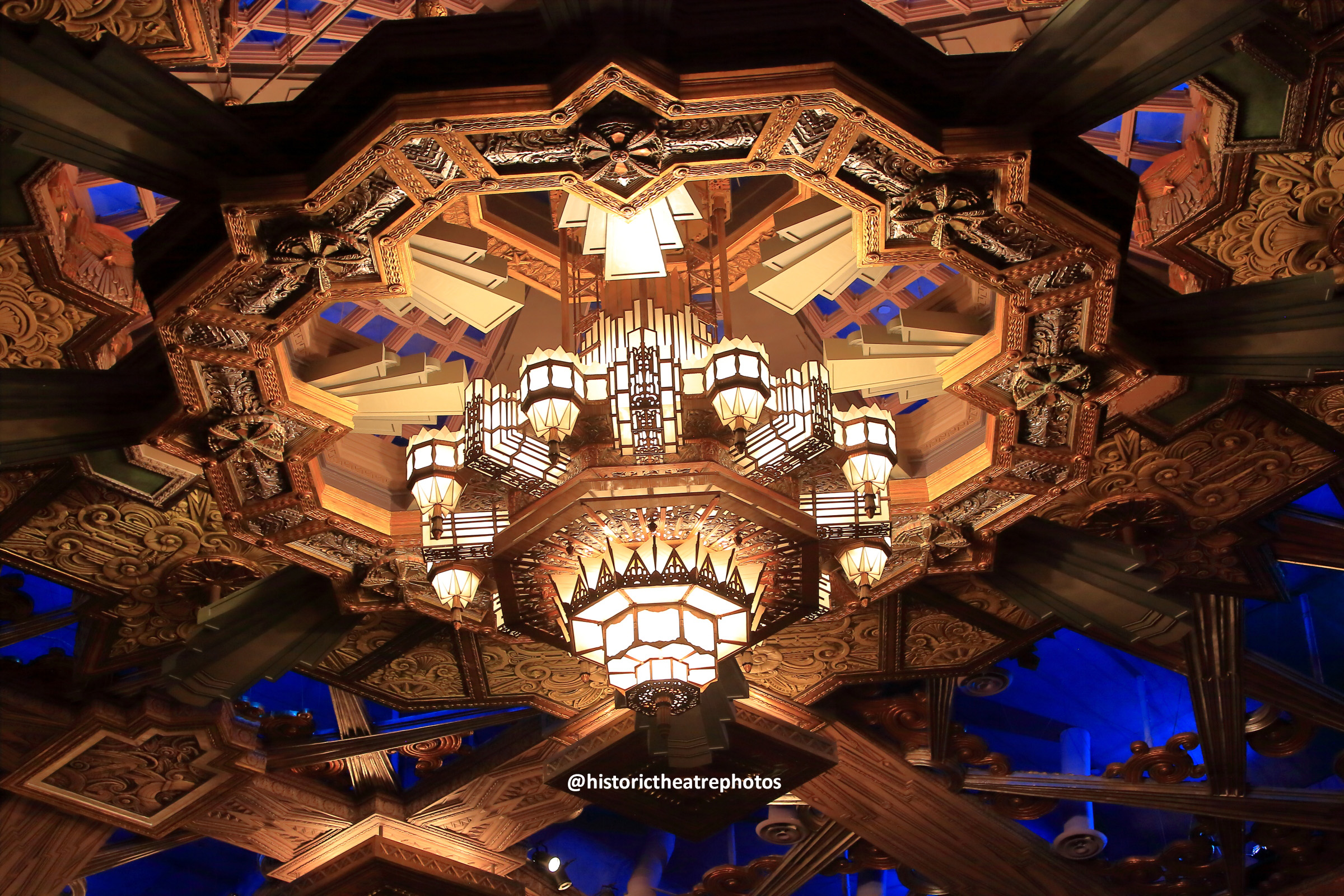 Pantages Theatre, Hollywood, Los Angeles: Hollywood: Grand Chandelier