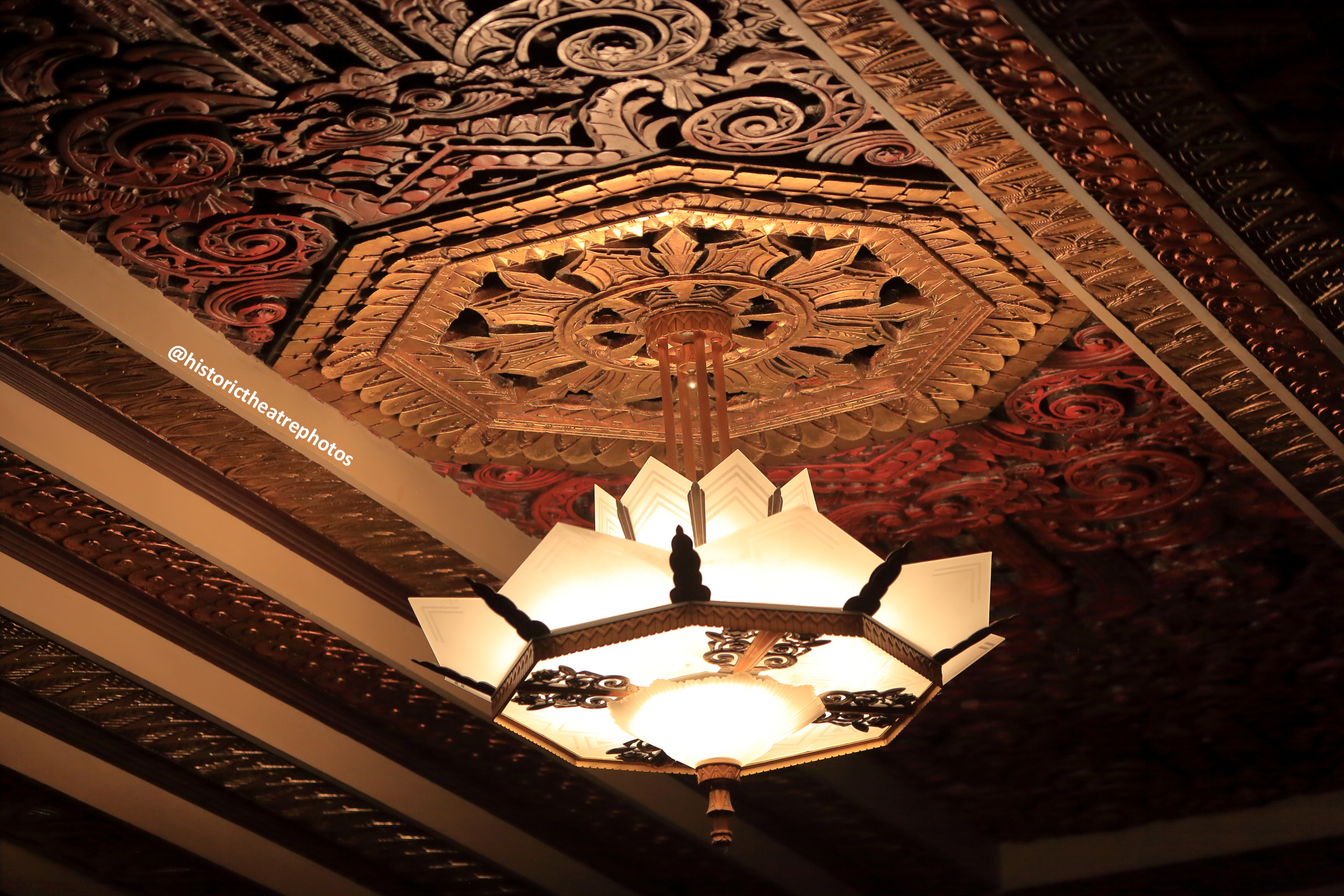 Pantages Theatre, Hollywood, Los Angeles: Hollywood: Light Fixture Closeup