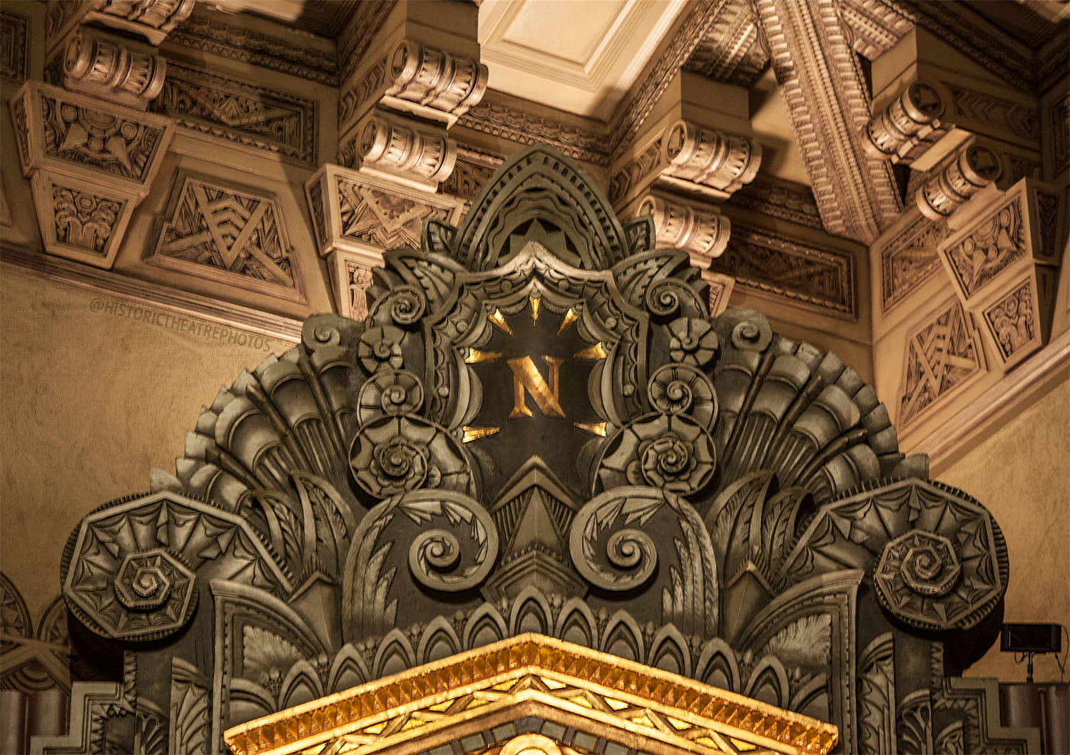 Pantages Theatre, Hollywood, Los Angeles: Hollywood: Organ Chamber Top Closeup