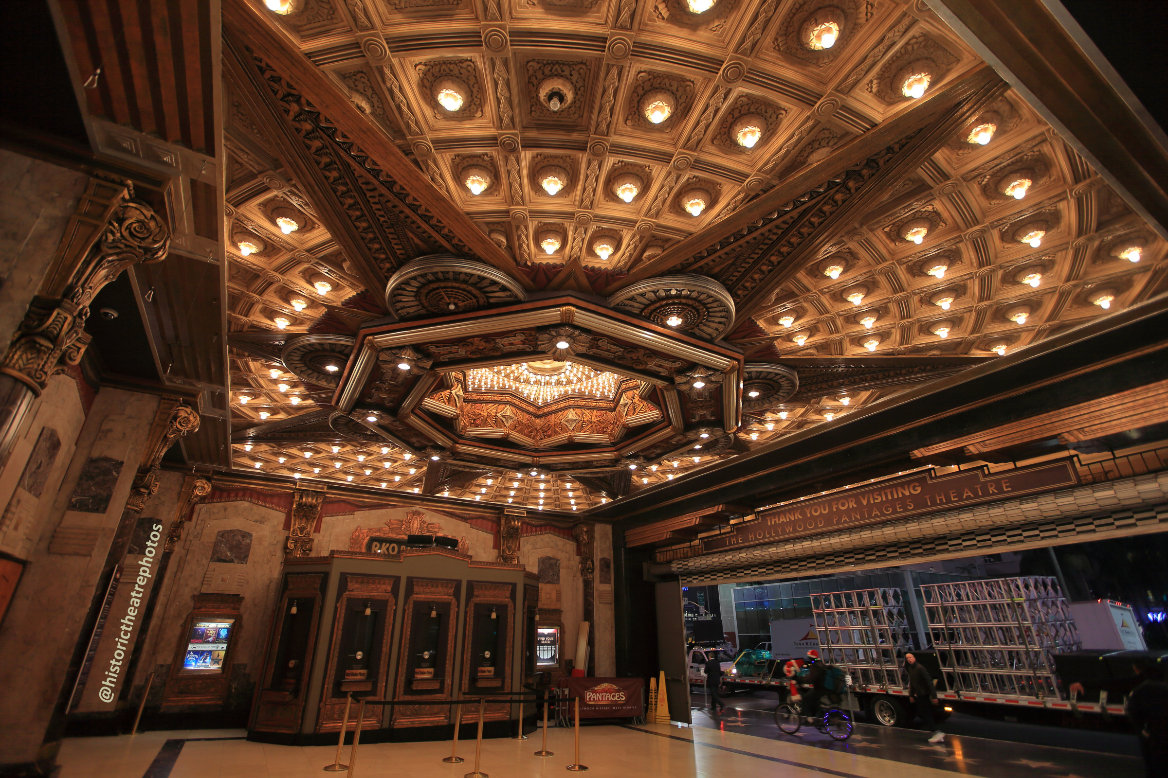 Pantages Theatre, Hollywood: Exterior/Ticket Lobby with Box Office on right