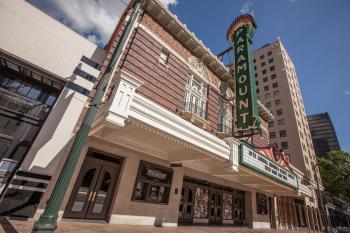 Paramount Theatre, Austin: Façade from sidewalk