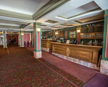 Paramount Theatre, Austin, Texas: Outer Lobby