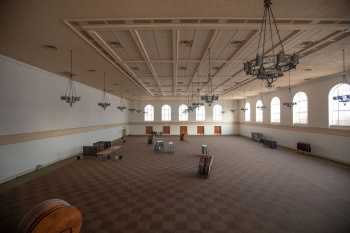 Pasadena Civic Auditorium, Los Angeles: Greater Metropolitan Area: Expo Hall from Center