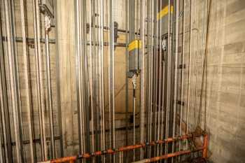 Pasadena Civic Auditorium, Los Angeles: Greater Metropolitan Area: Trunk Door Behind Counterweight Lines