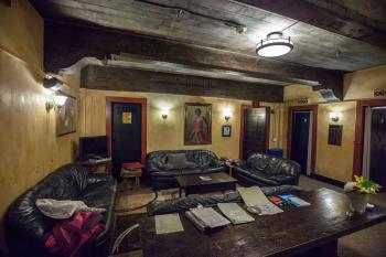 Pasadena Playhouse, Los Angeles: Greater Metropolitan Area: Green Room (underneath Stage)