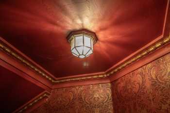 Edinburgh Playhouse, United Kingdom: outside London: Stair Light Fixture Closeup