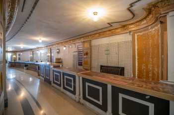 Riviera Theatre, Chicago, Chicago: Balcony Lobby level