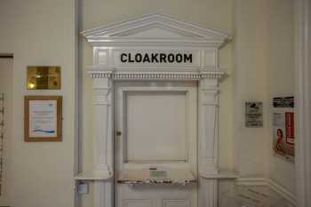 Royal Lyceum Theatre Edinburgh, United Kingdom: outside London: Cloakroom