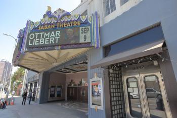 Saban Theatre, Beverly Hills, Los Angeles: Greater Metropolitan Area: Façade from right