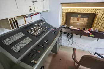 Pasadena Scottish Rite, Los Angeles: Greater Metropolitan Area: Lighting Console