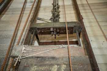 Spreckels Theatre, San Diego, California (outside Los Angeles and San Francisco): Counterweight Arbor Top Closeup