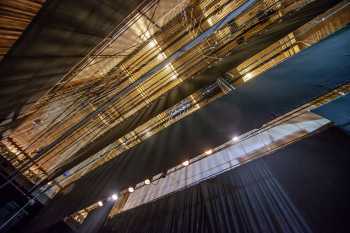 Spreckels Theatre, San Diego, California (outside Los Angeles and San Francisco): Grid from Stage floor