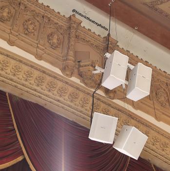 State Theatre, Los Angeles, Los Angeles: Downtown: Billiken (good luck) figure boarded-up