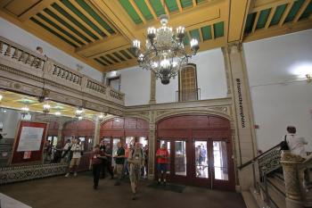 State Theatre, Los Angeles, Los Angeles: Downtown: Entrance Lobby at Street level