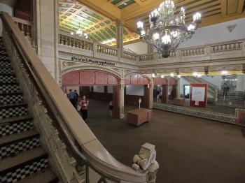 State Theatre, Los Angeles, Los Angeles: Downtown: Entrance Lobby stair