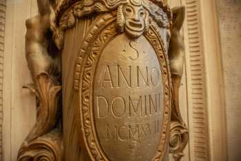 Studebaker Theater, Chicago, Chicago: Urn Closeup