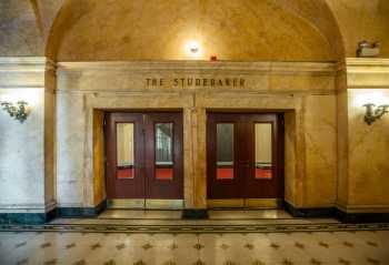 Studebaker Theater, Chicago, Chicago: Building Lobby