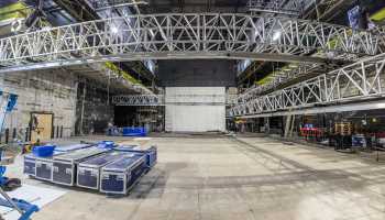 Theatre Royal, Drury Lane, London: Upstage Center