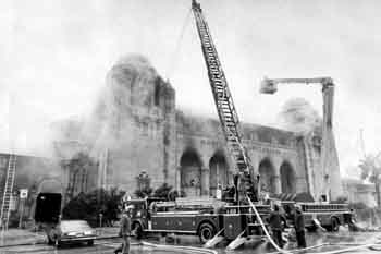 The fire of January 1979 which destroyed the entire ceiling and most of the interior of the municipal auditorium (JPG)