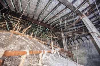 Tower Theatre, Los Angeles: Ceiling void above Stage