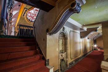 Tower Theatre, Los Angeles: Balcony entrance from upper level of Lobby