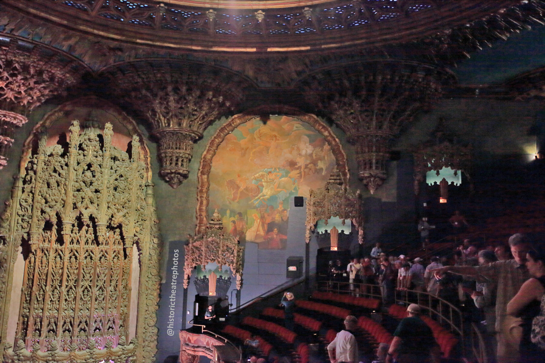 The United Theater on Broadway, Los Angeles: Balcony right detail