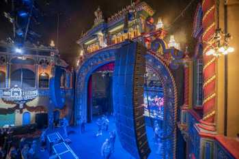 Uptown Theater, Kansas City, American Midwest (outside Chicago): Stage from House Right VIP Box