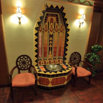 Warner Grand, San Pedro, Los Angeles: Greater Metropolitan Area: Balcony Water Fountain